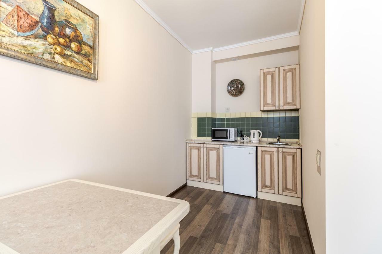 Opera House Apartment 3 Lviv Exterior foto